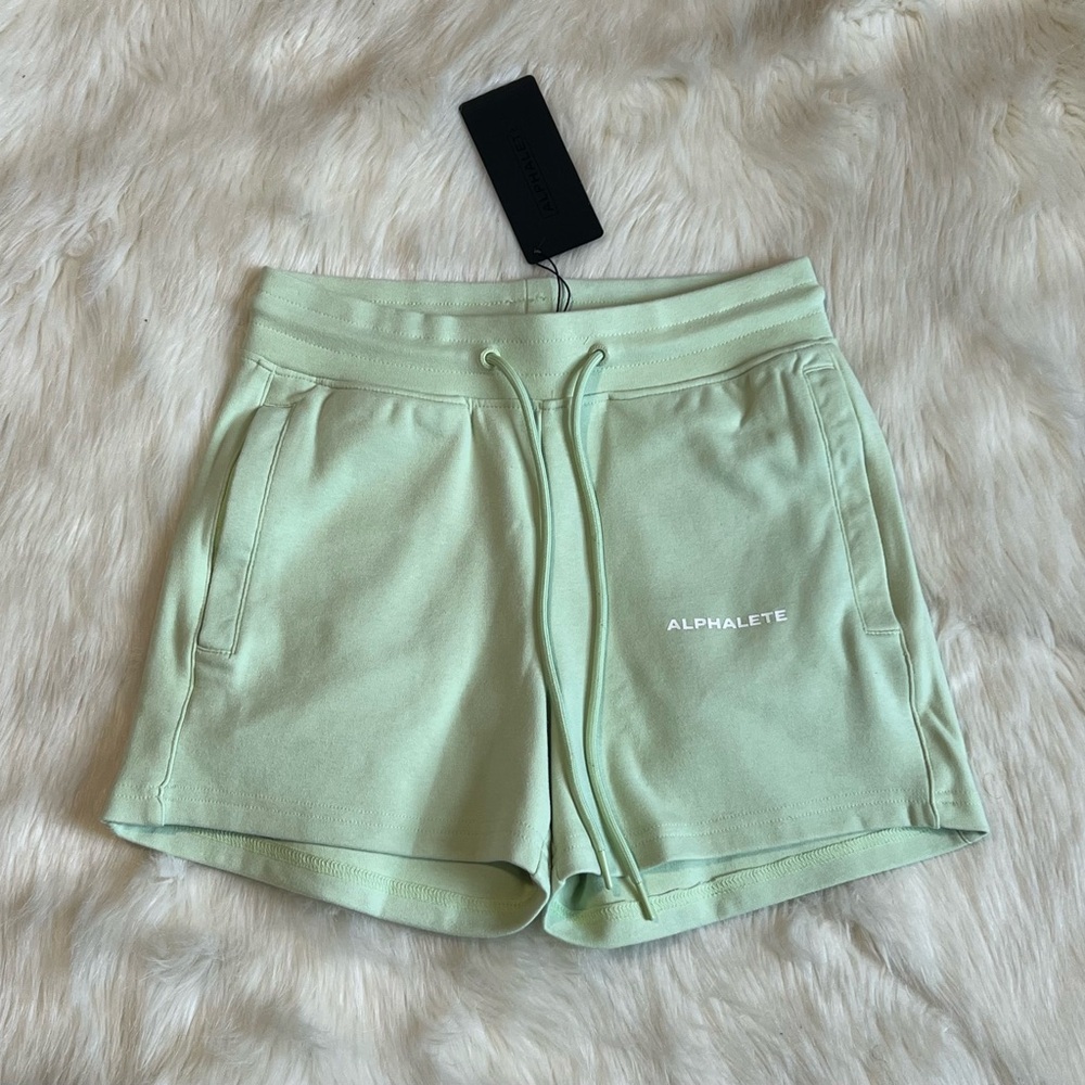🆕Alphalete Women's Core Shorts Color Frozen Spring Sz Small